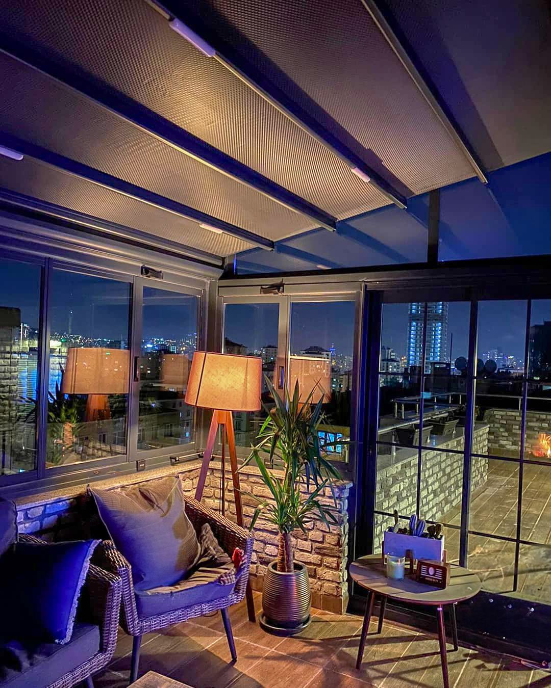 Gece aydınlatmalı kış bahçesi