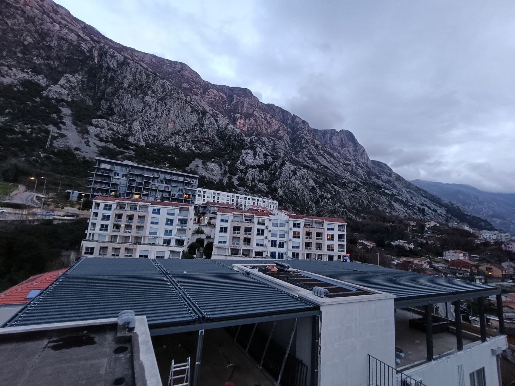 Çatı katı — SkyArt Group uygulaması