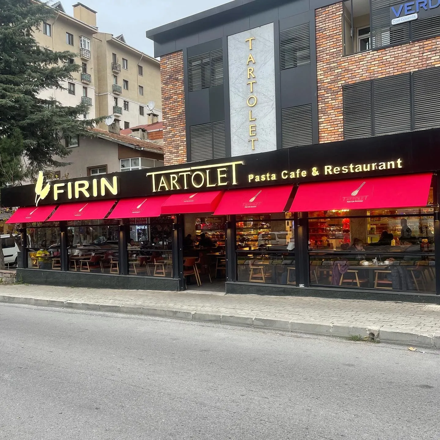 Kasetli Tente — dört mevsim aynı mekân
