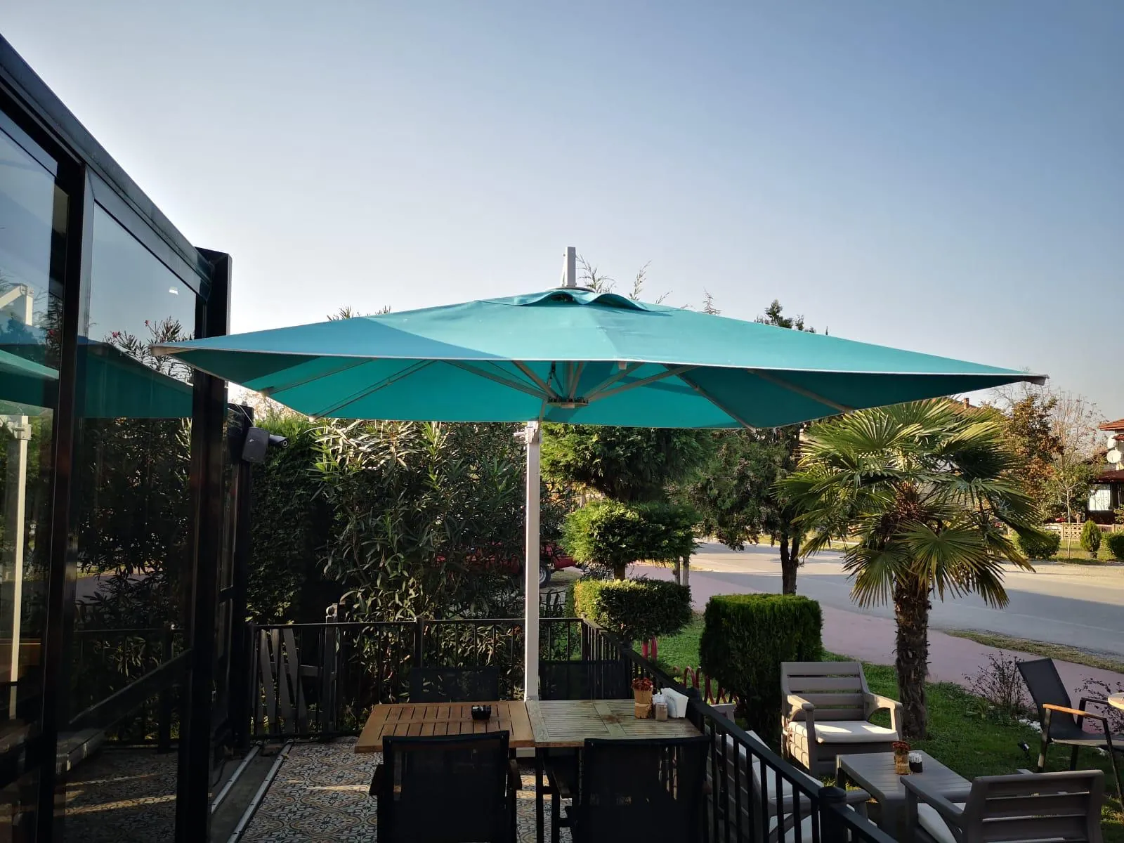 Side Şemsiye — gölgeyi kademeli kurun